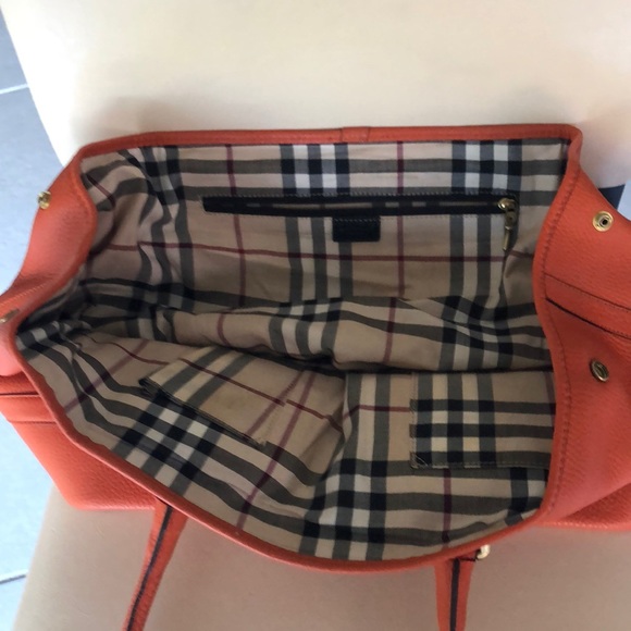Burberry purse. Used once - Picture 3 of 7